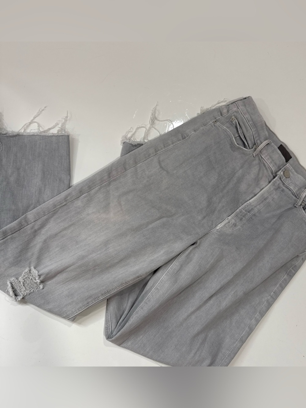 MOTHER Jeans 31 Light Grey Wash Raw Hem A030926